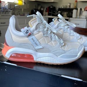 WOMEN'S JORDAN MA2 CASUAL SHOES